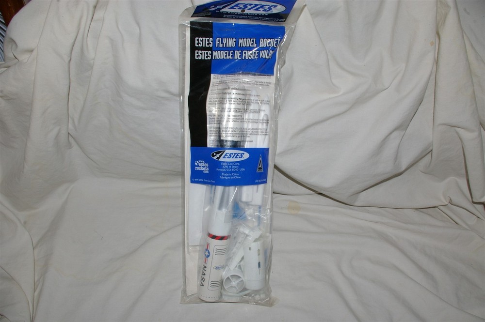 Estes Shuttle Express Flying Model Rocket Kit 2183 NEW