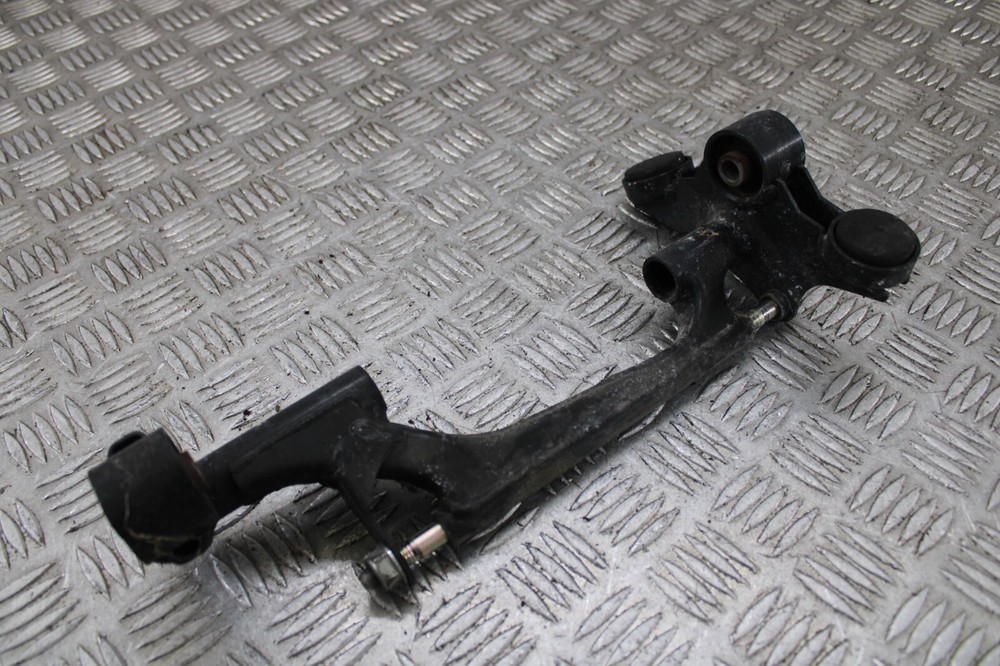 Honda PCX 125 2023 engine mounting bracket 2021 - 2023