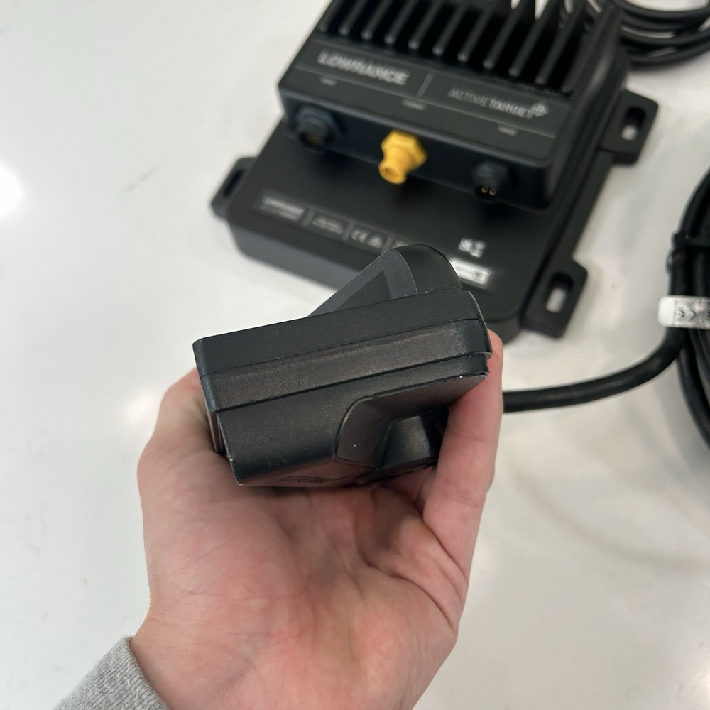 Lowrance Active Target 1 Sonar System Black Box And Transducer