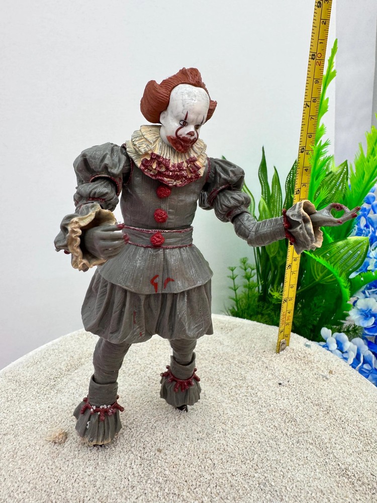 Pennywise aquarium decor