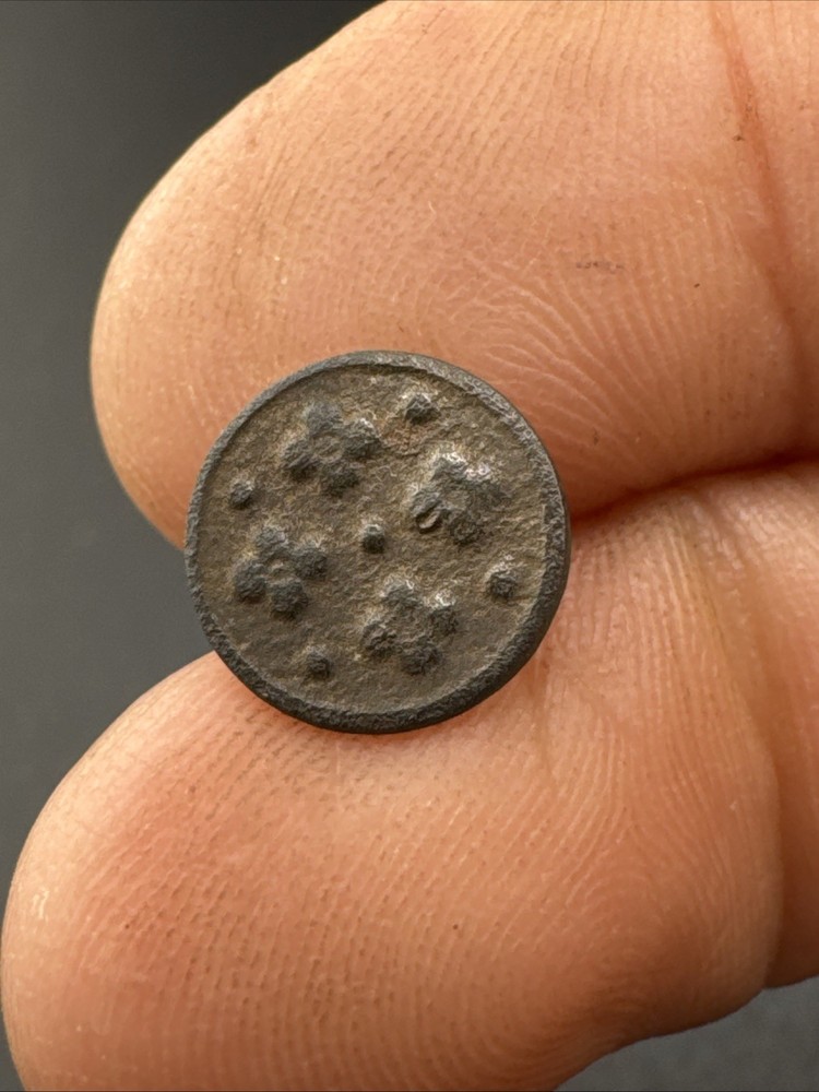 19th Century 1700s Cast Pewter Button 📦