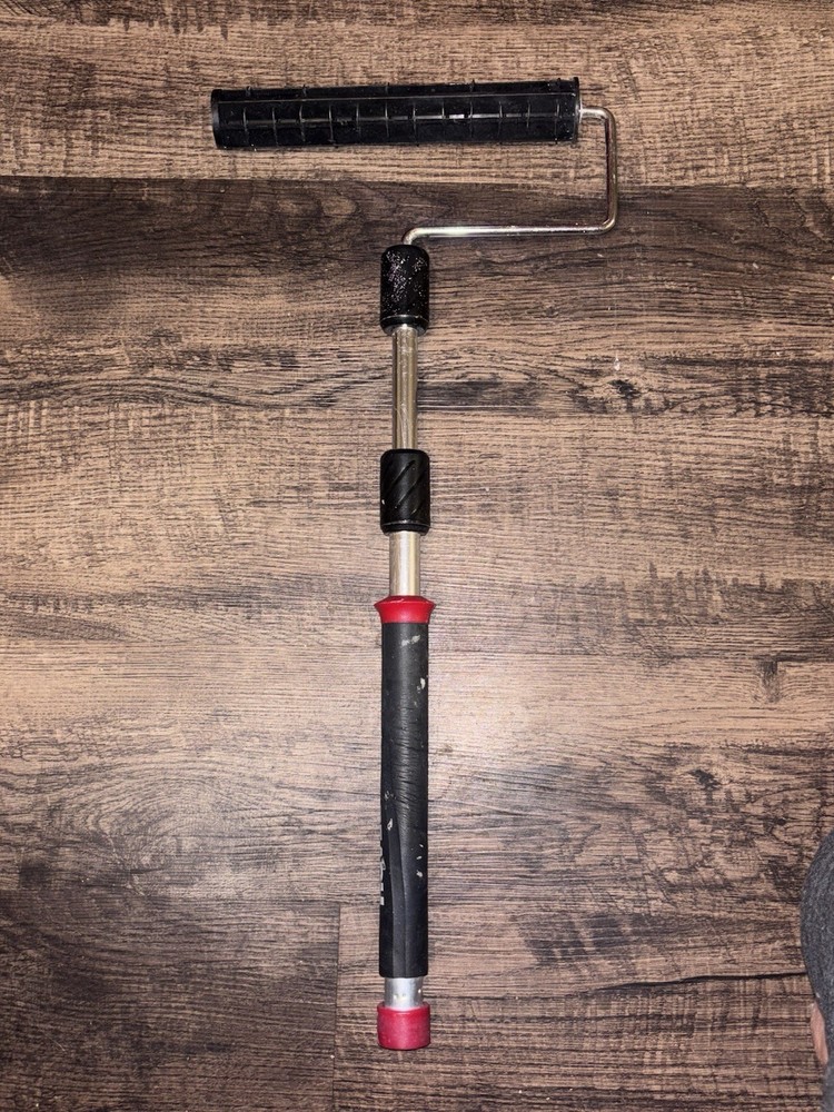 Twist-Reach Textured Paint Roller w/ Long Handle