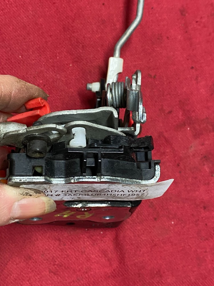 FREIGHTLINER PASSENGER Side Door Latch 1120032 GECOM RIGHT