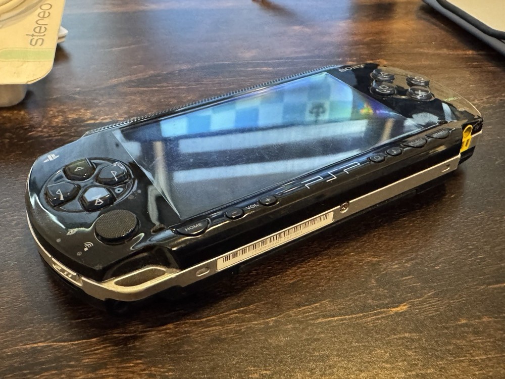 PSP 1000 with extras | READ DESCRIPTION