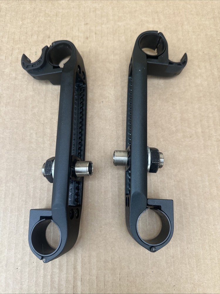 Newton motion composites HELIO C2 Rear Axle Brackets