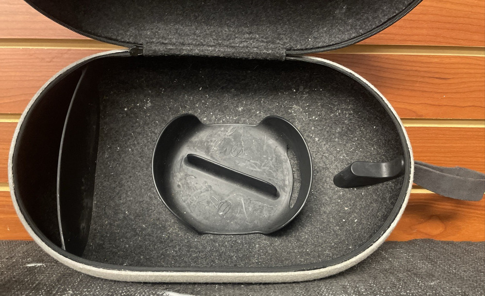 Meta Oculus Quest 2 VR Headset Carrying Case