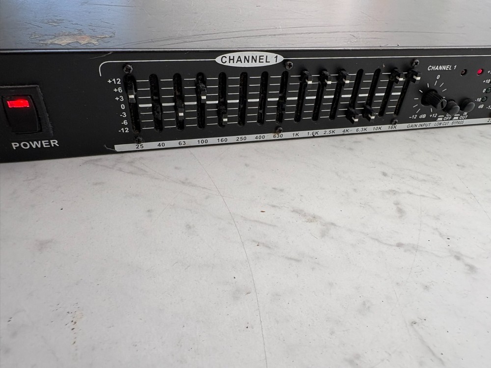 dbx Power AQ215 EQ. READ Graphic Equalizer