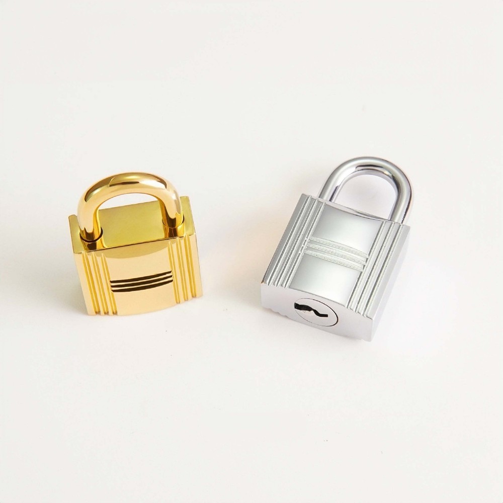 Chic Handbag Locks in Brass - Essential Bag Accessories