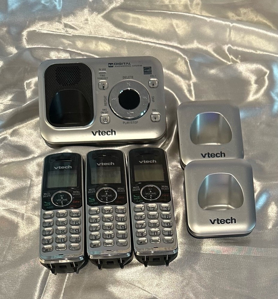 Vtech 3 Handset Cordless Phone Answering System Caller-ID Black / Silver WORKING
