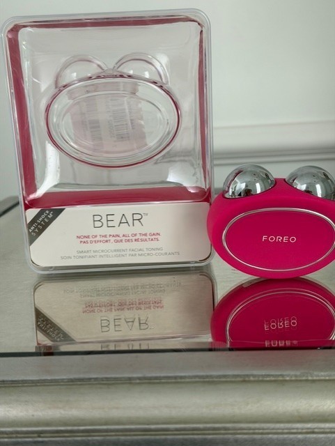 Foreo Bear Smart Microcurrent Facial Toning Device Fushia