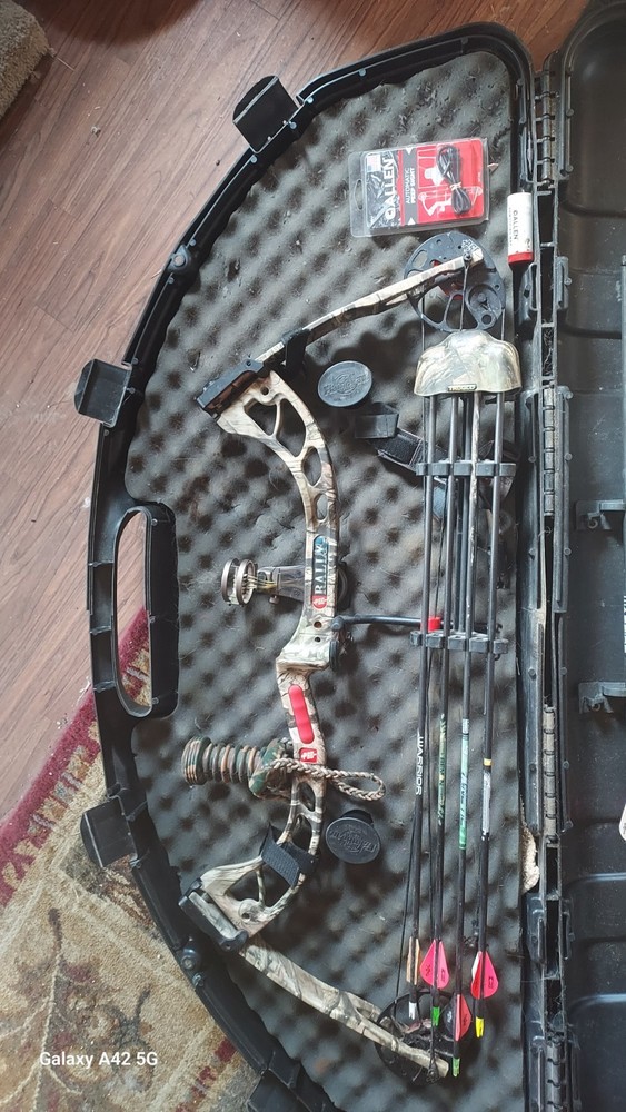 **PSE RDX Compound Bow - Gently Used- Camouflage + Accessories