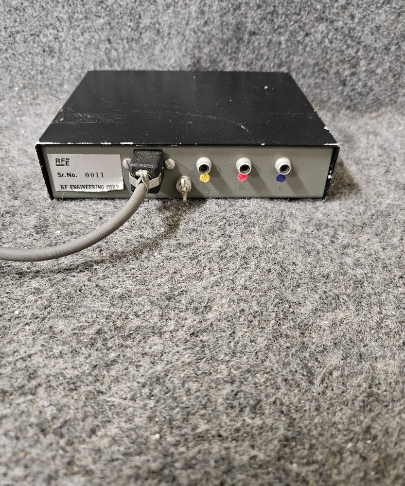 RFE 100 RF ENGINEERING FREQUENCY DISPLAY FOR DRAKE