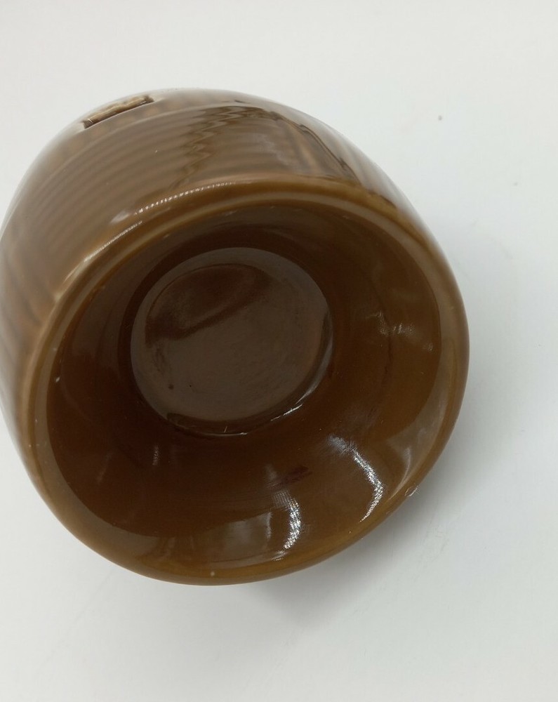 Scentsy Plug-In Warmer, Brown Weave, w/light bulb Pre-owned
