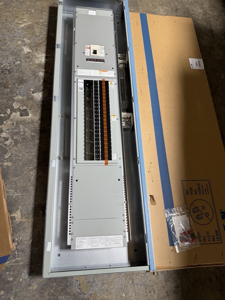 1-350 AMP 208/120V MAIN BREAKER PANELBOARD 42 SPACE 3PHASE 4WIRE COMPLETE PANEL