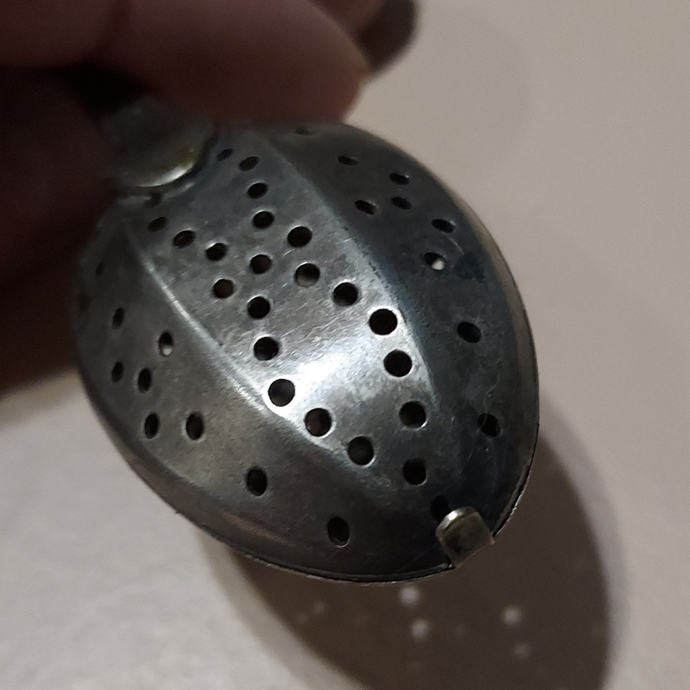 Silver Plated Reusable Egg Shape Spoon Infuser with Decorative Handle