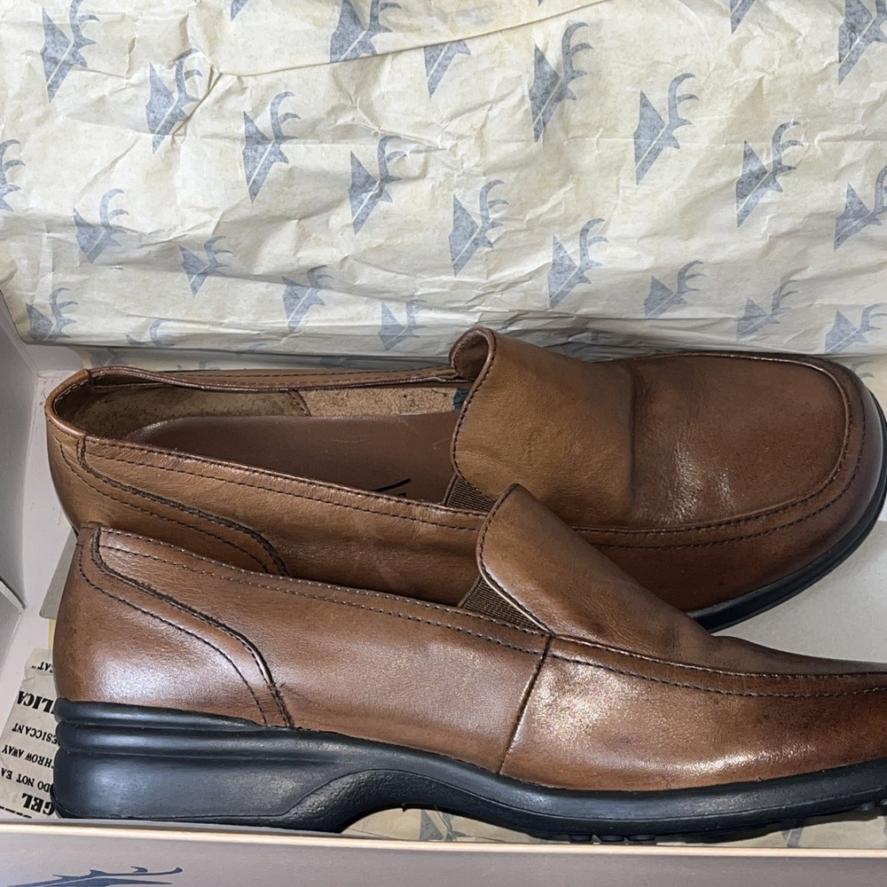 dear stage “career”(cognac smooth) size 6 M