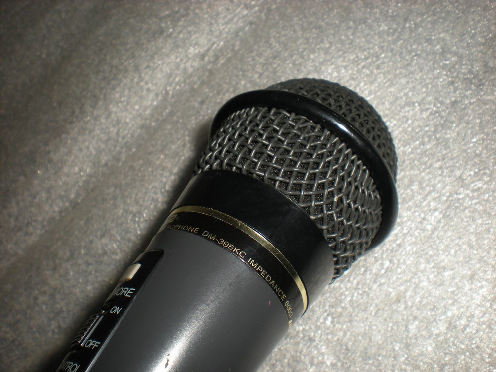 UNTESTED Karaoke Pro.2 DM-395KC Dynamic Microphone With Key Control Remote