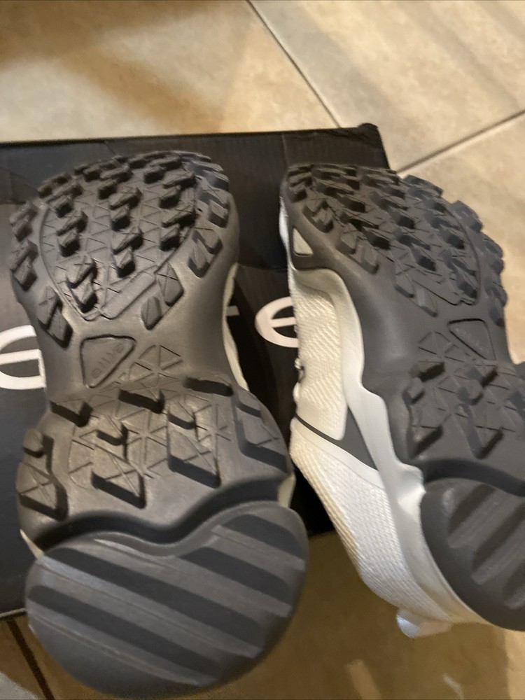 Elite Turf Shoe Diamond Pro Grip Size 2 White