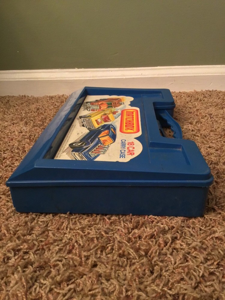 Vintage 1976 Matchbox 18 Car Carry Case Blue Plastic Latch Issues
