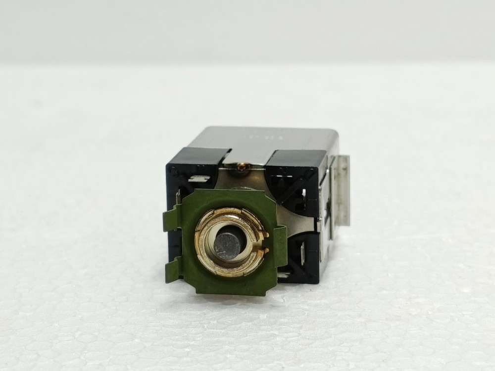 Honeywell 2C201 Series 2 Operator-Indicator Switch New Surplus