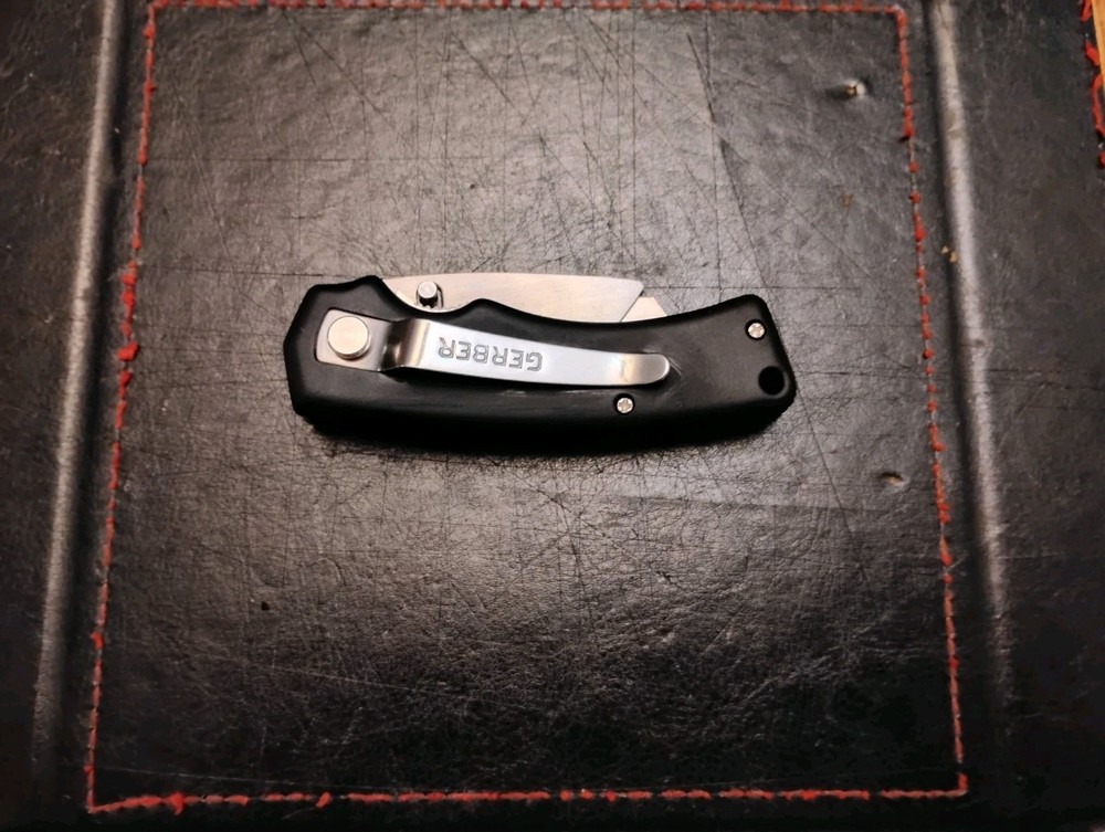 Gerber Edge Utility Knife TacHide Rubber Handle Liner lock Thumb Stud Open