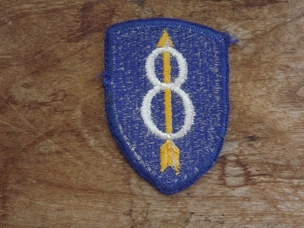 8th Infantry Division Patch, Merrowed Edge - INV# C256