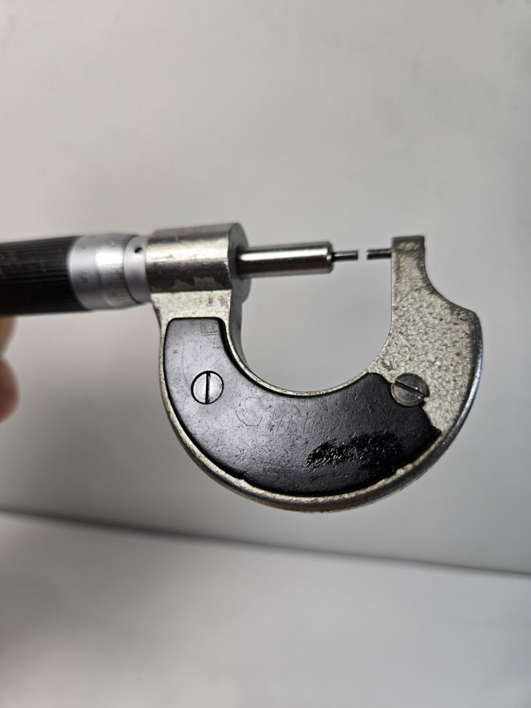 Outside Pin Micrometer 0-1" Range w/ Mitutoyo Case