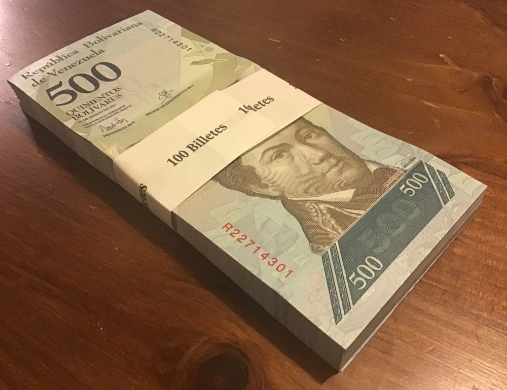 Venezuela Banknote Bundle. 100 X 500 Bolivares. Dated 2017. Uncirculated.