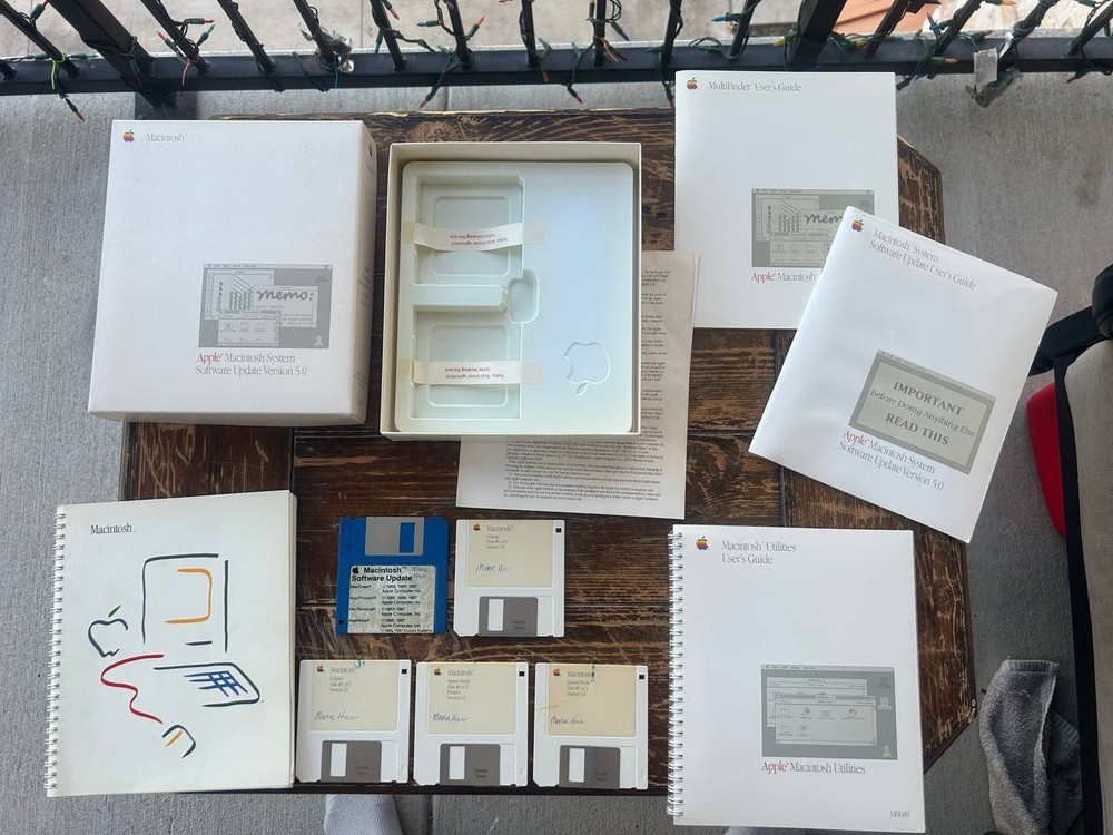 Apple Macintosh System Software Update Version 5.0 Boxed w Disks Manuals