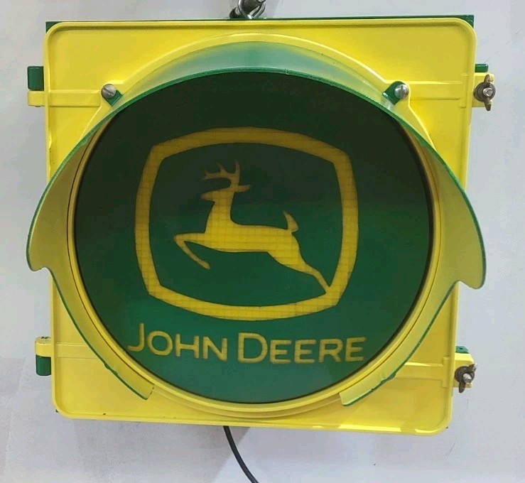 JOHN DEERE 12 INCH SHOP LIGHT