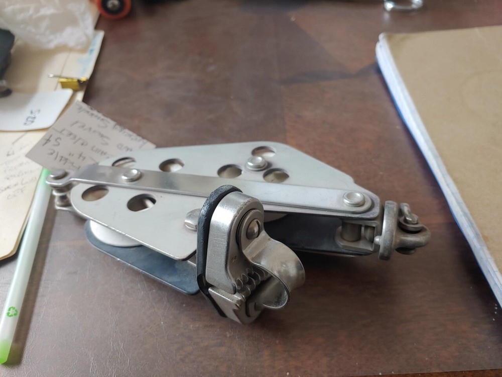 Seaway Main Sheet fiddle block with cam cleat.
