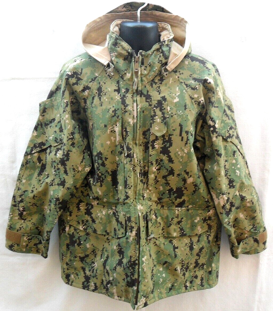US NAVY ISSUE UNIFORM PARKA WORKING TYPE III CAMO PTFE LAMINATE MEDIUM REG EUC!!