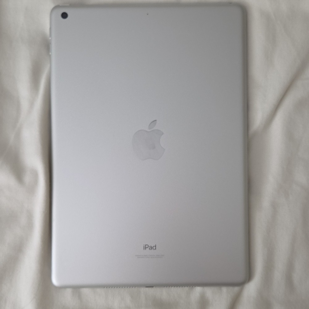 Apple iPad Tablet Silver Apple iPad Series Silver Tablet