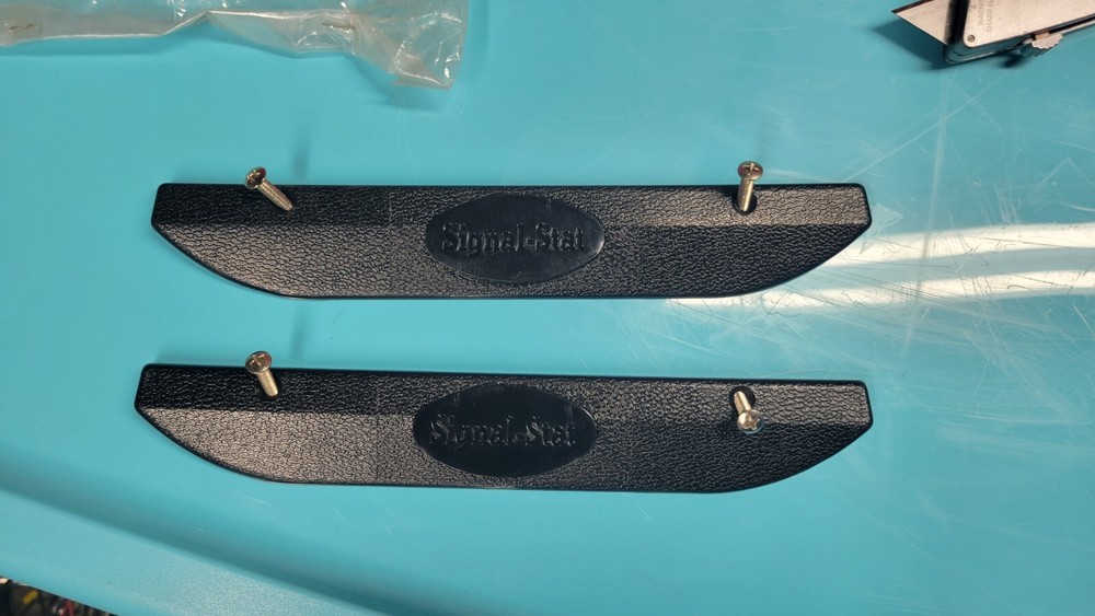 Signal Stat Dual Comm Lightbar Plastic Endcaps  New