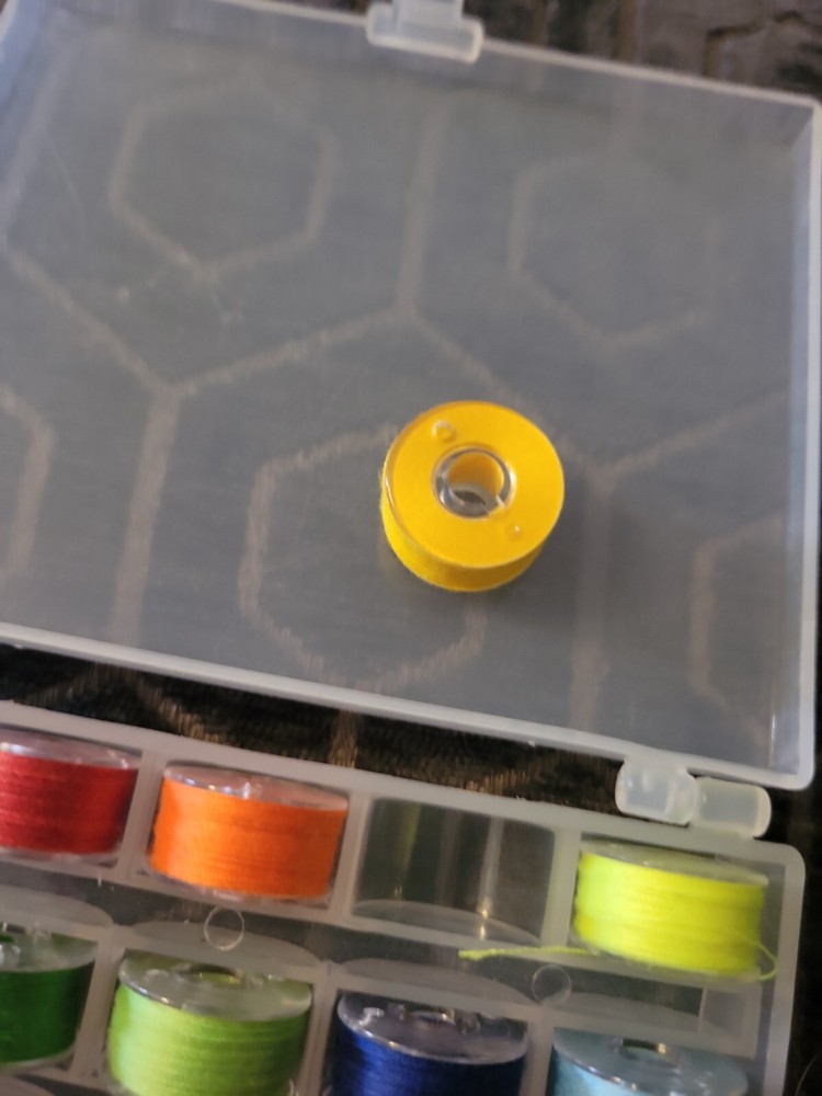 Environmentally Friendly Small Size Transparent Sewing Bobbin Box Sewing Bobbin