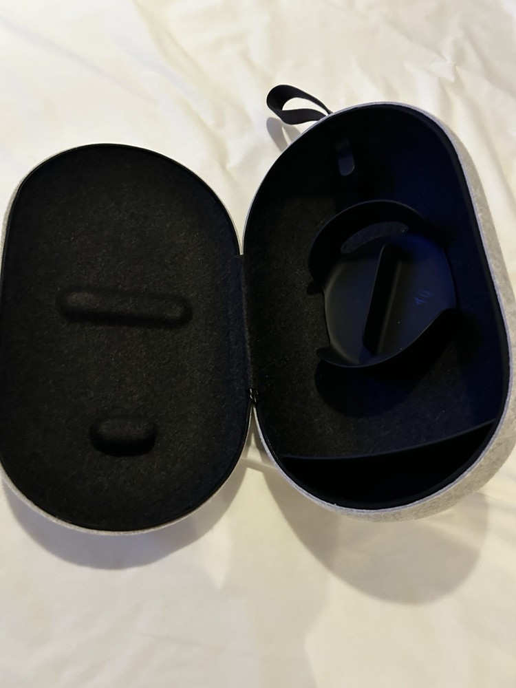Oculus Meta Quest 2 Elite Strap with Battery and Carrying Case