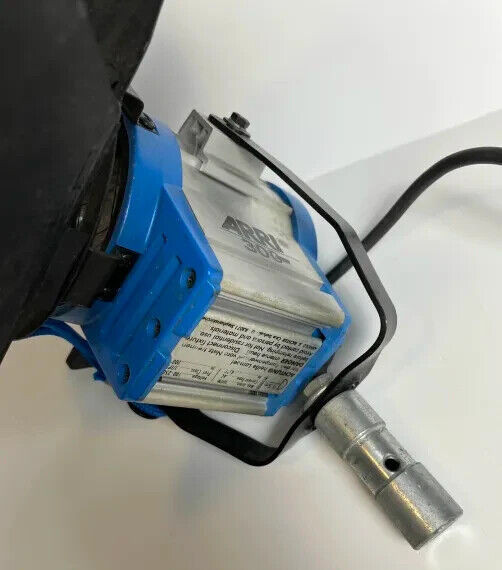 Arri 300 Plus Studio Light With Barn Doors & Bulb