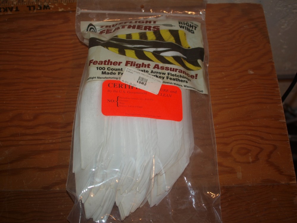 Trueflight Feathers Full Length Right Wing. White 100 count Pack.