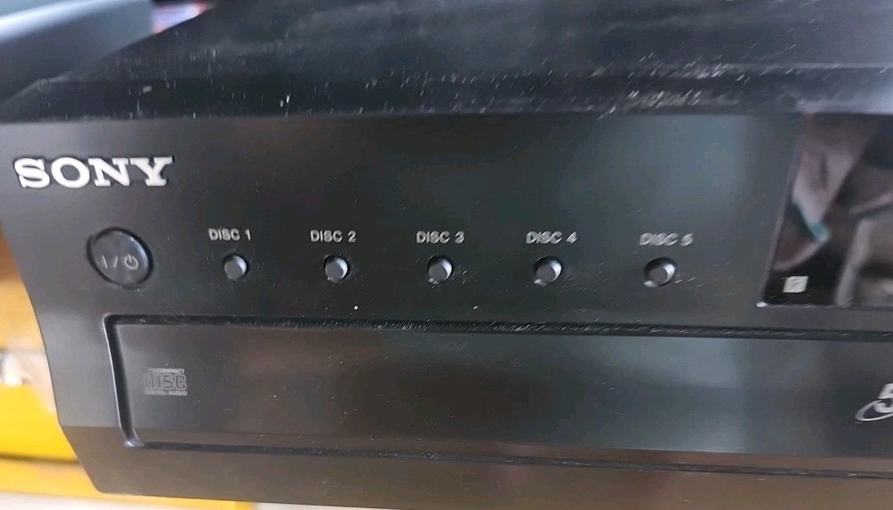Sony CDP-CE500 Compact Disc Player 5-Disc CD Changer w/ USB