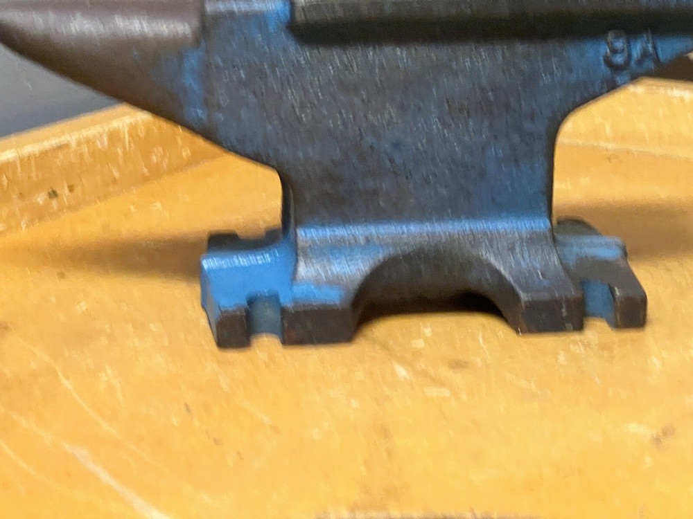 Vintage Anvil 7.70 Lbs.