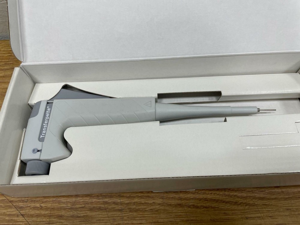 BrandTech Transferpette Pipette 0.1-1ul