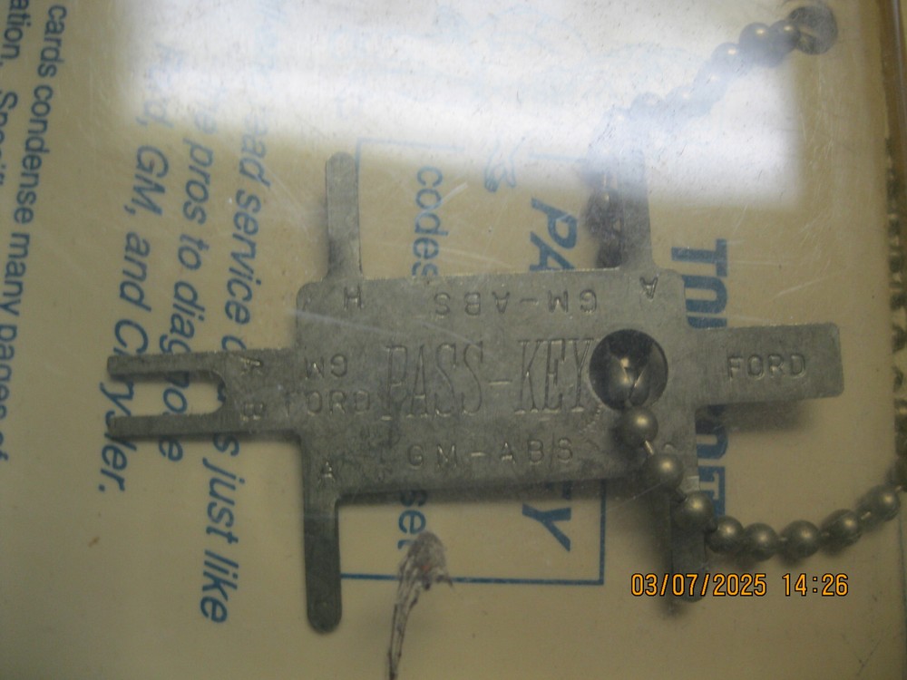 Tomco 13711 Pass-Key Code Retrieval Key Tool