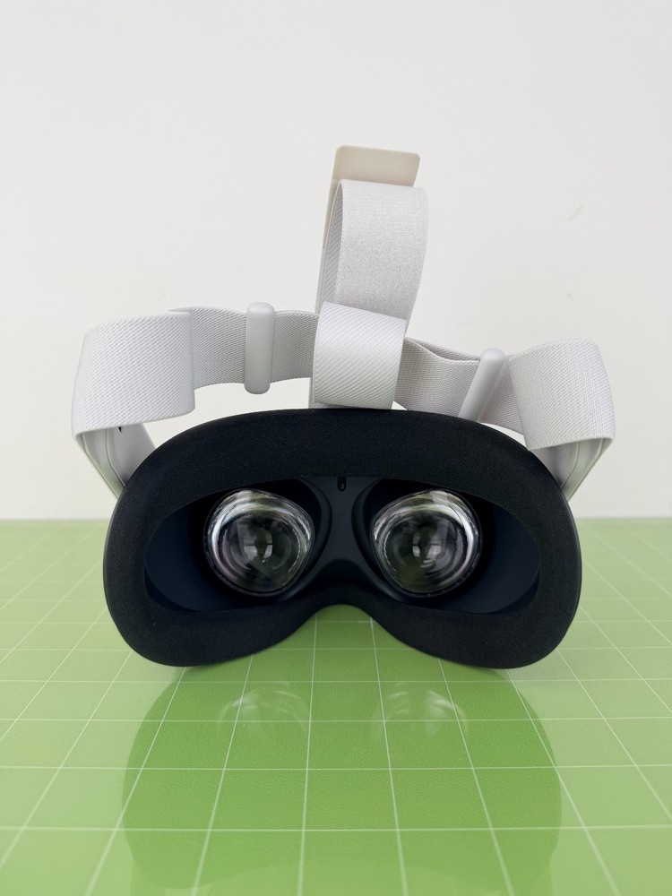 Meta - Quest 2 Advanced All-In-One Virtual Reality Headset - 128GB