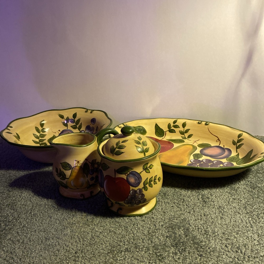 Hometrends dishware set. 4pcs.