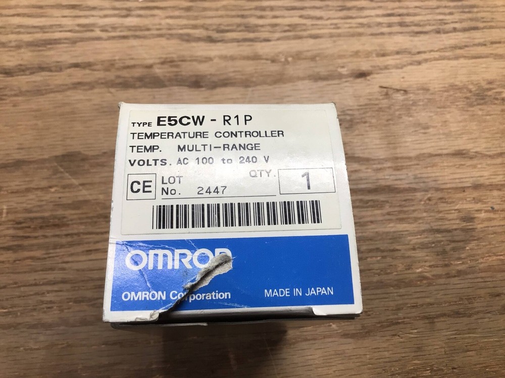 NEW OMRON E5CW-R1P TEMPERATURE CONTROLLER