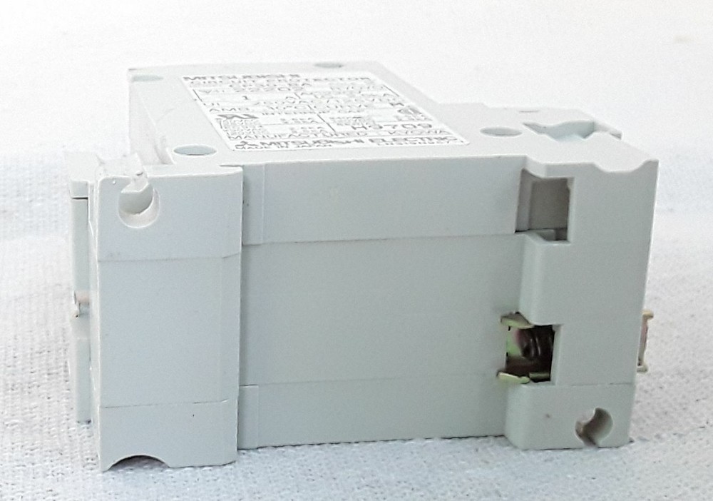 Mitsubishi Circuit Protector CP30-BA AC220V