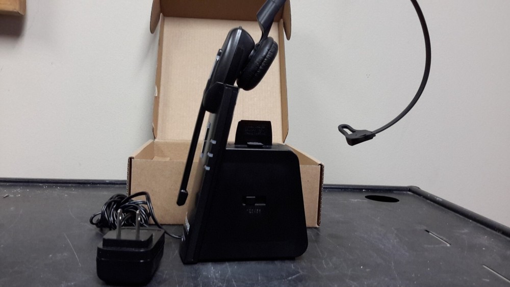 Discover model D904 Headset, base, battery OPEN BOX APPEARS NEW