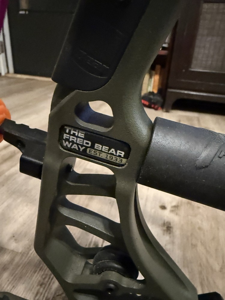 Bear Archery Escalate 70lbs Rt hand