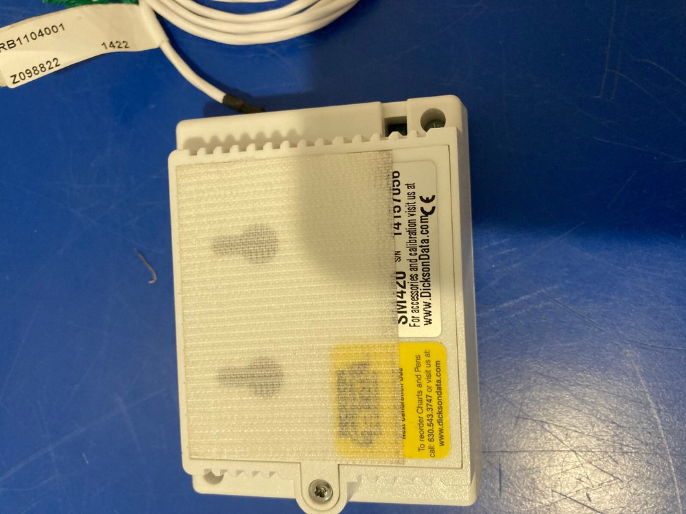15136 Dickson SM420 temperature / humidity data logger