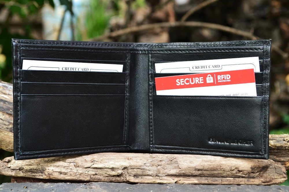 Masonic Black Leather Bi-Fold Wallet - RFID Protected - Square and Compasses